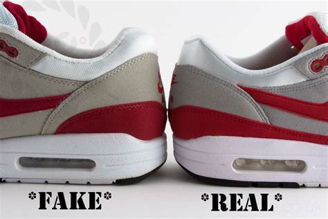 nike air fake smell|how to identify nikes.